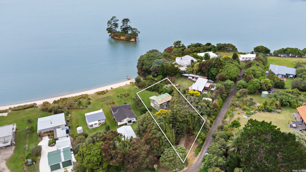 Absolute Beach Front - 5 Tainui Road - SOLD February 2020